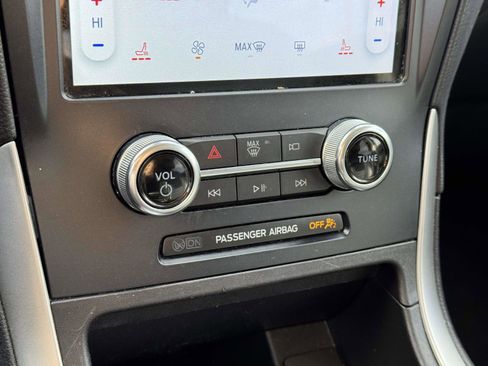 Used 2023 Ford Edge SEL image 28