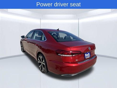Used 2021 Volkswagen Passat 2.0T SE FWD image 5
