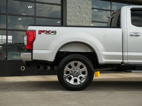 Used 2017 Ford F250 Lariat w/ Chrome Package image 14