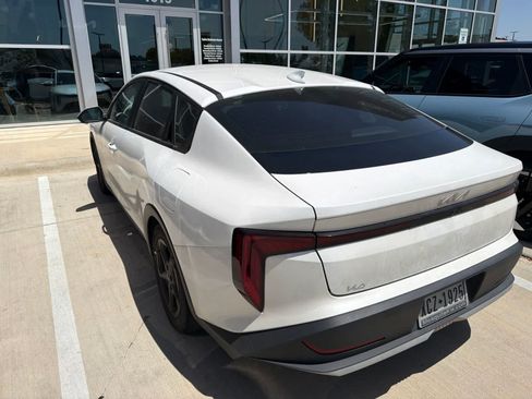 Used 2025 Kia K4 FWD image 6
