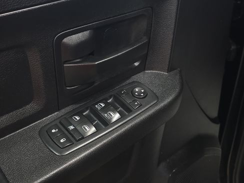 Used 2017 RAM 1500 ST w/ SXT Appearance Group AWD/4WD image 11