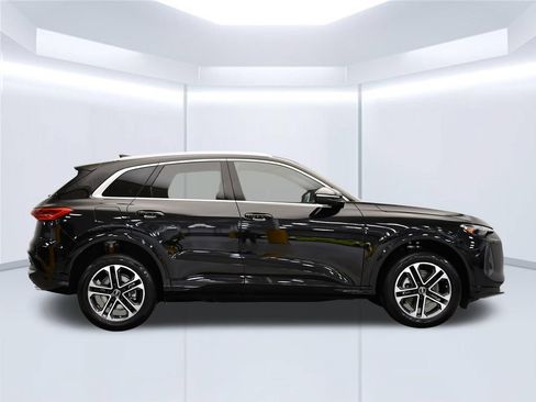 Used 2025 Audi Q5 Premium w/ Convenience Package AWD/4WD image 6