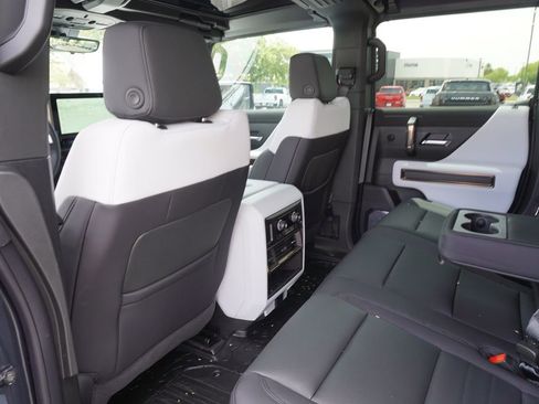 New 2025 GMC Hummer EV 3X image 10