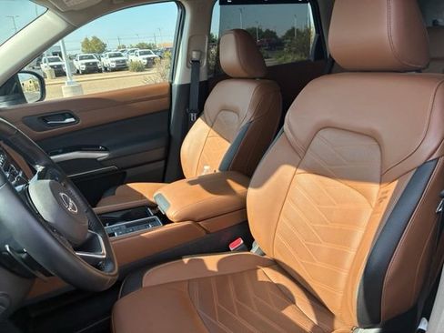 Certified 2025 Nissan Pathfinder Platinum w/ Cargo Package FWD image 13