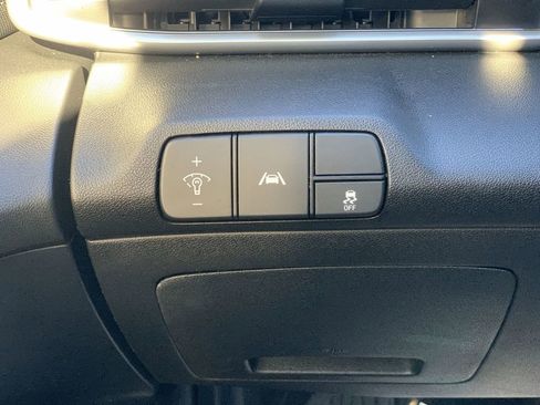 Used 2023 Hyundai Elantra Limited w/ Cargo Package image 15