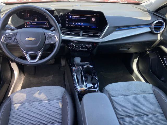 Used 2025 Chevrolet Trax LT w/ LT Convenience Package FWD image 15