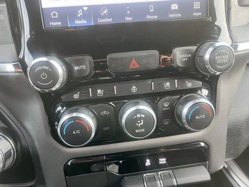 Used 2024 RAM 1500 Laramie image 10