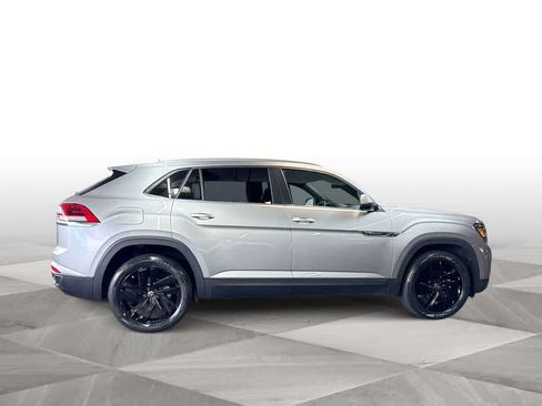 Used 2023 Volkswagen Atlas Cross Sport SE FWD image 9