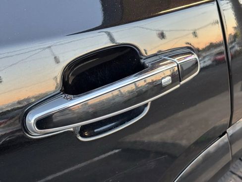 Used 2018 GMC Acadia Denali image 12