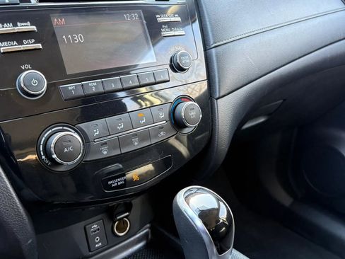 Used 2017 Nissan Rogue S image 21