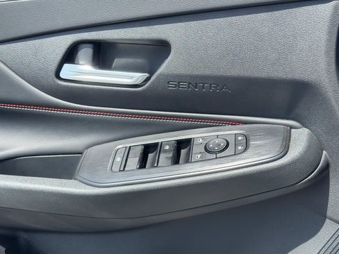 New 2026 Nissan Sentra SR w/ Floor Mat Package FWD image 5