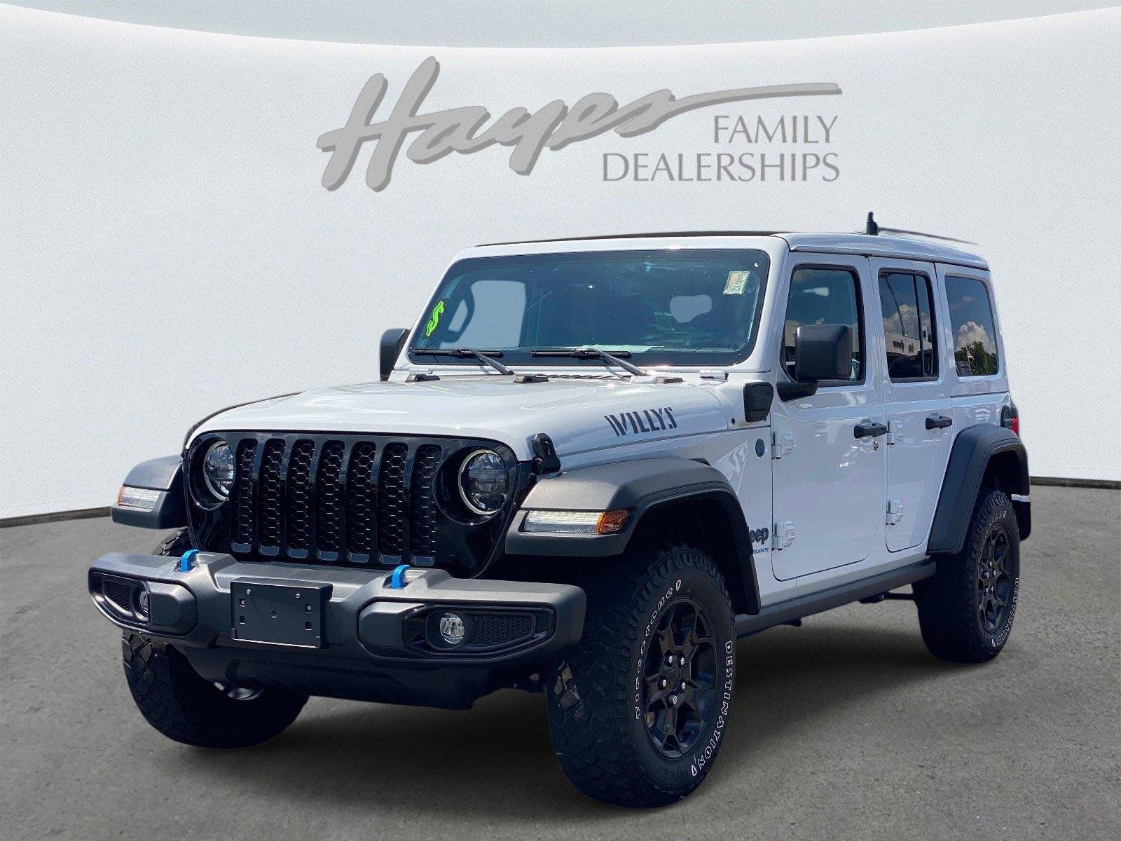 Used 2023 Jeep Wrangler Unlimited w/ Sun & Screen Package AWD/4WD image 9