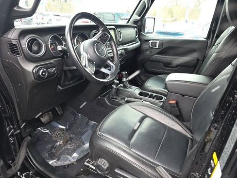 Used 2020 Jeep Wrangler Unlimited Sahara image 2