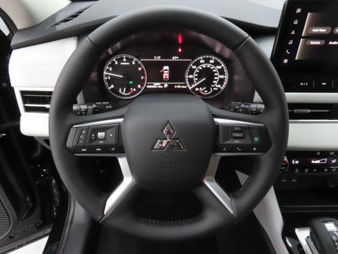 New 2026 Mitsubishi Outlander SE AWD/4WD image 14