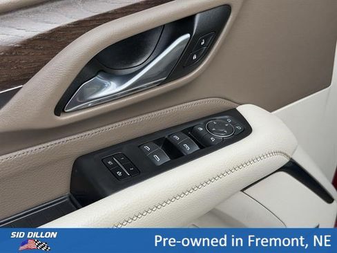 Used 2023 GMC Yukon XL Denali AWD/4WD image 15