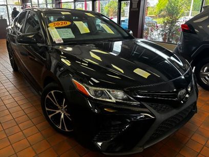 Used 2020 Toyota Camry SE w/ Convenience Package