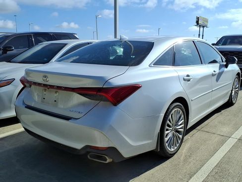 Used 2020 Toyota Avalon Limited FWD image 8