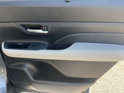 Used 2025 Toyota Grand Highlander AWD Hybrid image 25