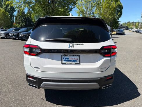 Used 2025 Honda Pilot Elite image 4