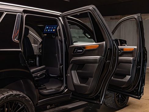 Used 2025 GMC Yukon Denali w/ Denali Reserve Package image 32