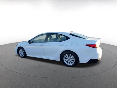 Used 2025 Toyota Camry LE image 10