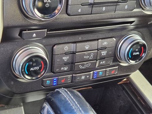 Used 2018 Ford F150 Lariat w/ Equipment Group 502A Luxury image 24