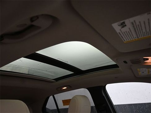 Used 2024 Buick Encore GX Avenir w/ Avenir Convenience Package image 11