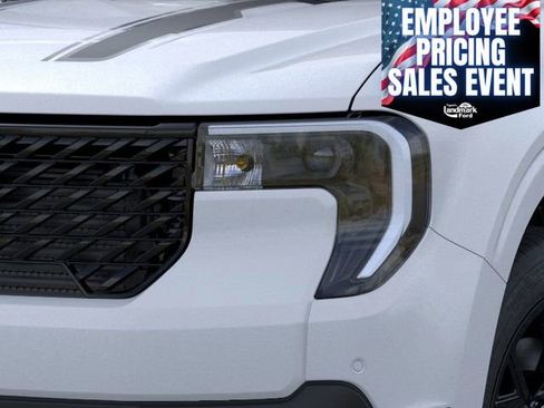 New 2025 Ford Maverick Lariat w/ Black Appearance Package AWD/4WD image 20