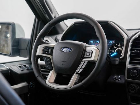 Used 2019 Ford F150 Lariat w/ Equipment Group 502A Luxury AWD/4WD image 15