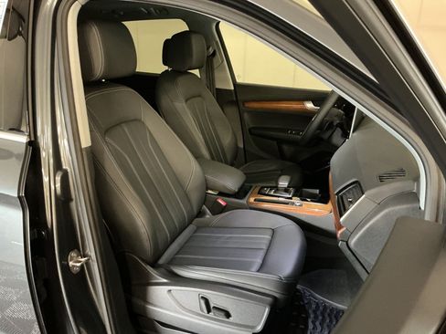 Used 2023 Audi Q5 2.0T Premium w/ Convenience Package AWD/4WD image 28