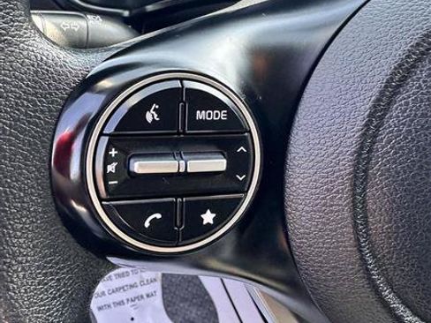 Used 2023 Kia Soul LX w/ Option Group 015 FWD image 17
