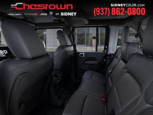 New 2025 Jeep Wrangler Unlimited Sahara AWD/4WD image 23