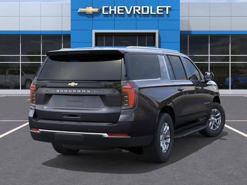New 2026 Chevrolet Suburban LS image 4