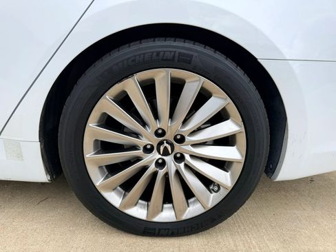 Used 2014 Hyundai Equus Signature RWD image 26