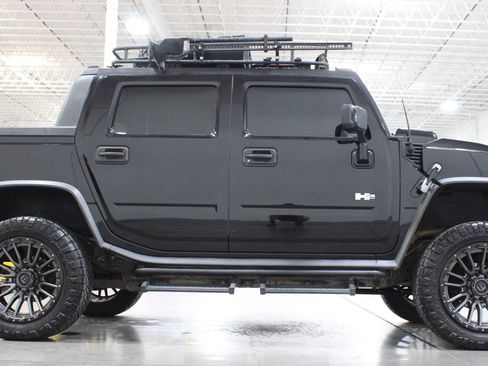 Used 2005 HUMMER H2 SUT w/ Preferred Equipment Group AWD/4WD image 24
