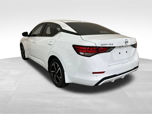 Used 2024 Nissan Sentra SV FWD image 3