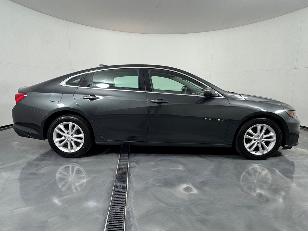 Used 2016 Chevrolet Malibu LT FWD image 4