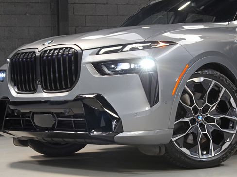 Used 2024 BMW X7 xDrive40i w/ Executive Package AWD/4WD image 5