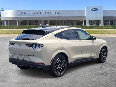 Certified 2025 Ford Mustang Mach-E Premium AWD/4WD image 4