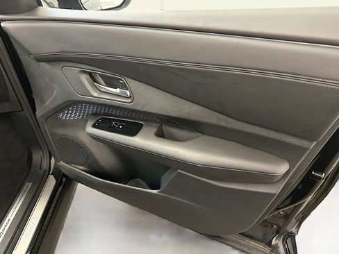 Used 2024 Nissan Ariya AWD image 33