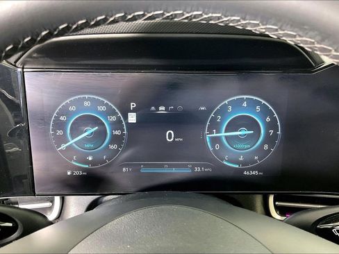 Used 2024 Hyundai Elantra Limited image 30