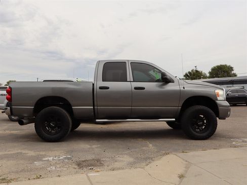 Used 2007 Dodge Ram 2500 Truck Laramie AWD/4WD image 2