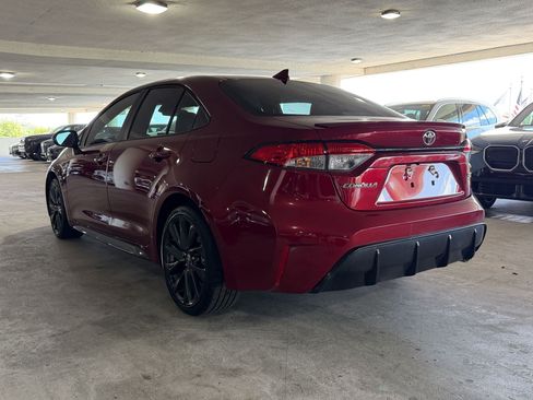 Used 2024 Toyota Corolla SE w/ SE Premium Package FWD image 3