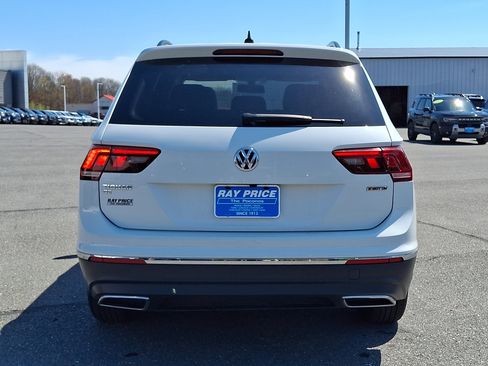 Used 2020 Volkswagen Tiguan SE w/ Panoramic Sunroof Package AWD/4WD image 5