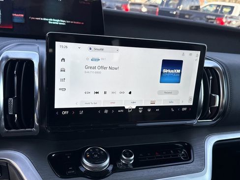 Used 2025 Ford Expedition Platinum image 30