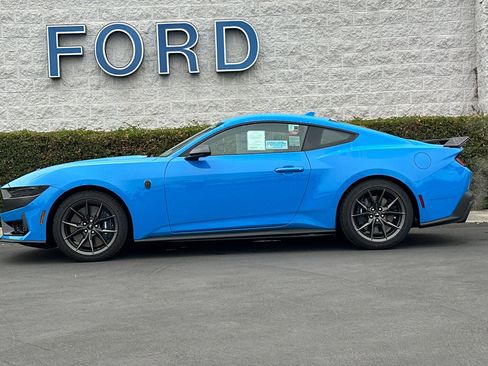 New 2025 Ford Mustang Dark Horse image 7