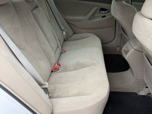 Used 2009 Toyota Camry LE FWD image 12