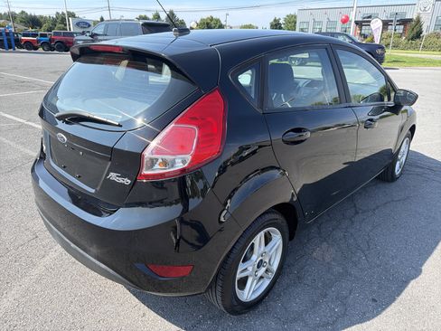 Used 2018 Ford Fiesta SE FWD image 3
