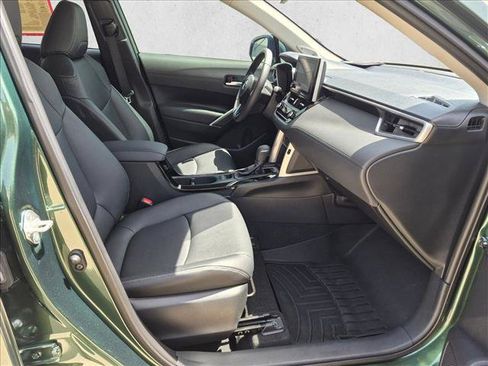 Certified 2023 Toyota Corolla Cross XLE w/ Convenience Package FWD image 19