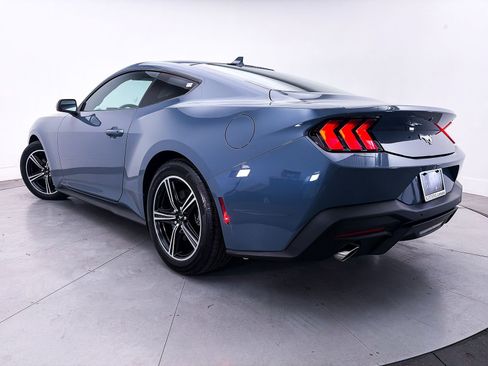 Used 2025 Ford Mustang Coupe RWD image 2